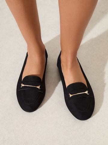 Friends Like These Slipper i sort