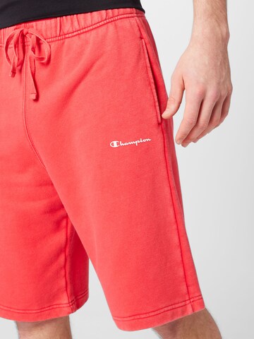 Loosefit Pantaloni de la Champion Authentic Athletic Apparel pe roșu