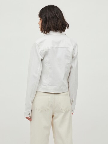 VILA Between-Season Jacket 'Need It' in White