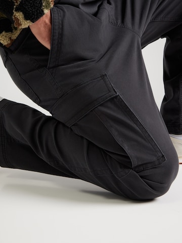 HOLLISTERLoosefit Cargo hlače - crna boja