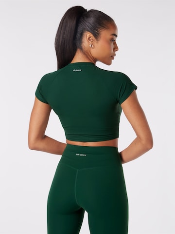 Sport top de la YO-GAYA pe verde