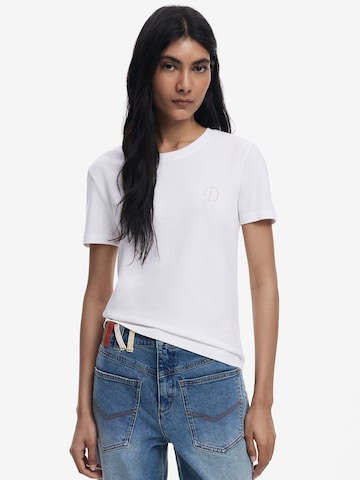 Tricou de la Desigual pe alb: față