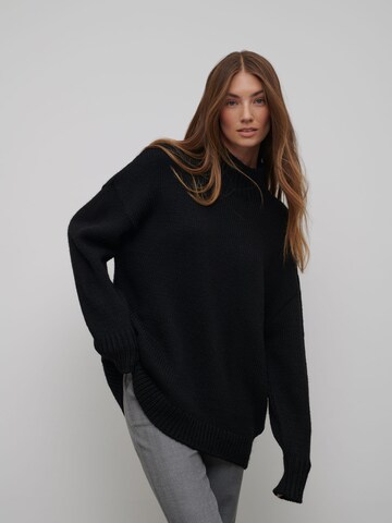 RÆRE by Lorena Rae Pullover 'Fee' in Schwarz: Vorderseite