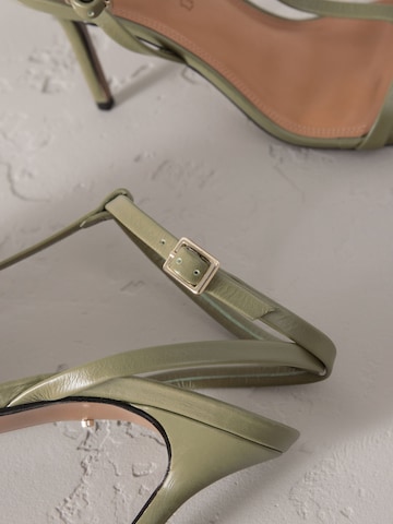 Next Sandalen met riem 'Signature Premium' in Groen