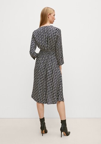 COMMA Kleid in Schwarz: Rückseite