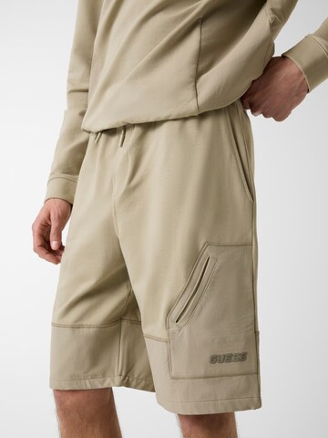 GUESS Loosefit Shorts in Beige