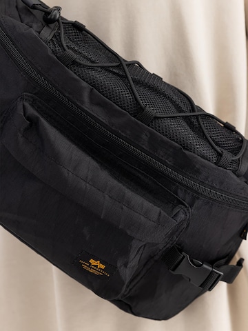 ALPHA INDUSTRIES Torba za čez ramo 'Combat' | črna barva