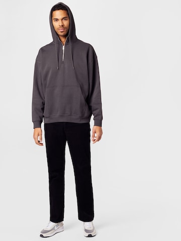 Sweat-shirt 'Hank' WEEKDAY en gris