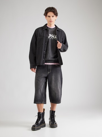 ALPHA INDUSTRIES Sweatshirt i svart