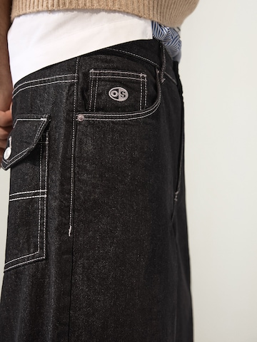 Bershka Baggy Farkut värissä musta