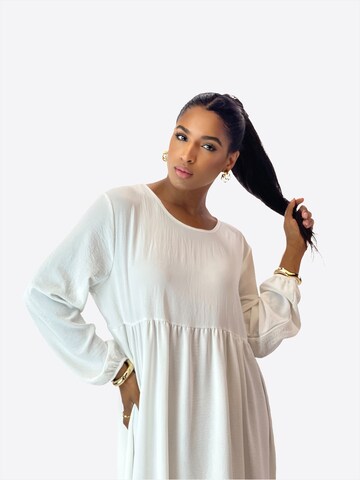 Abito di Elara in bianco