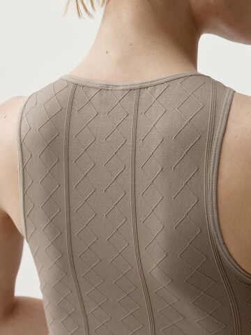 Born Sports top 'Ares' in Grey