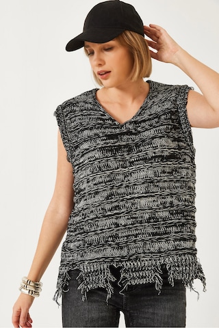 Bianco Lucci Sweater in Black
