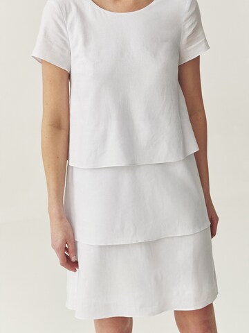TATUUM - Vestido en blanco