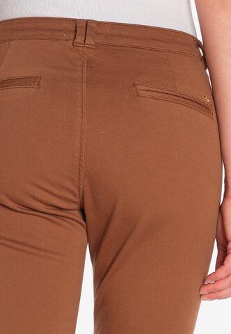 Le Temps Des Cerises Regular Chino Pants 'DYLI 2' in Brown