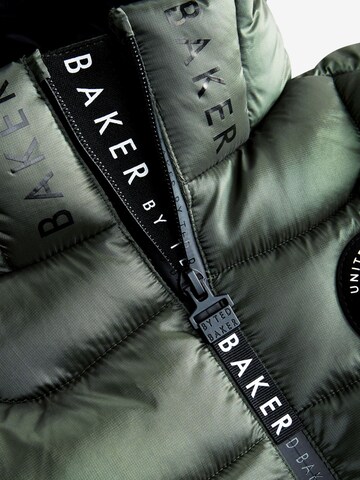 Geacă de iarnă de la Baker by Ted Baker pe verde