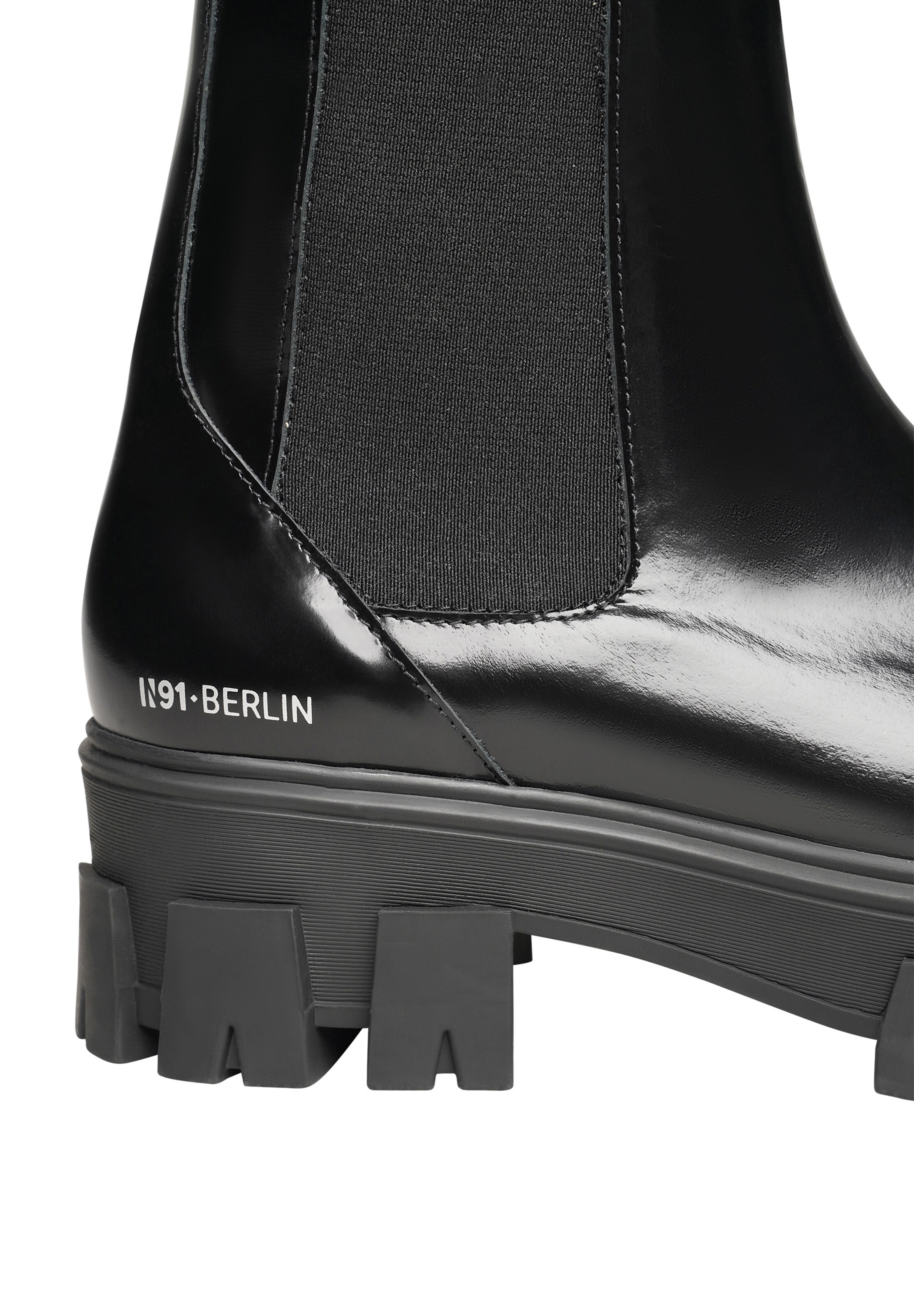 N91 Chelsea Boots in Schwarz