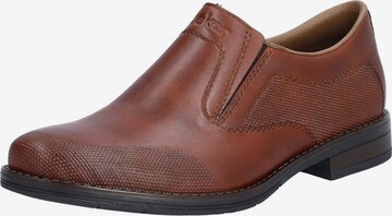 Chaussure basse Rieker en marron : devant