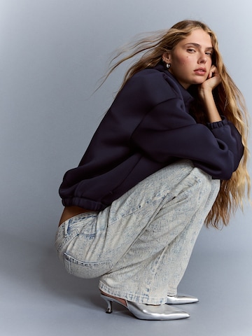 Bershka Baggy Džíny – modrá