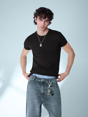 Bershka Shirt in Black: front