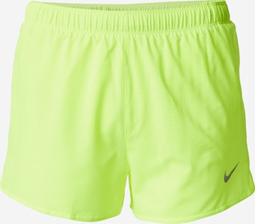 Pantalon de sport 'FAST' NIKE en vert : devant
