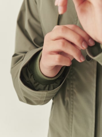 TATUUM Куртка в спортивном стиле 'Korkiza' в Зеленый