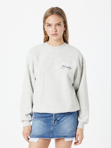 Gina Tricot Sweatshirt 'Riley' in Grau: Vorderseite