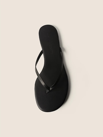 L37 HANDMADE SHOES Teenslipper 'WRITTEN IN THE SAND' in Zwart