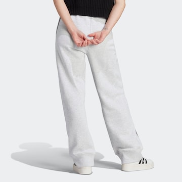Loosefit Pantalon 'Essentials' ADIDAS ORIGINALS en gris