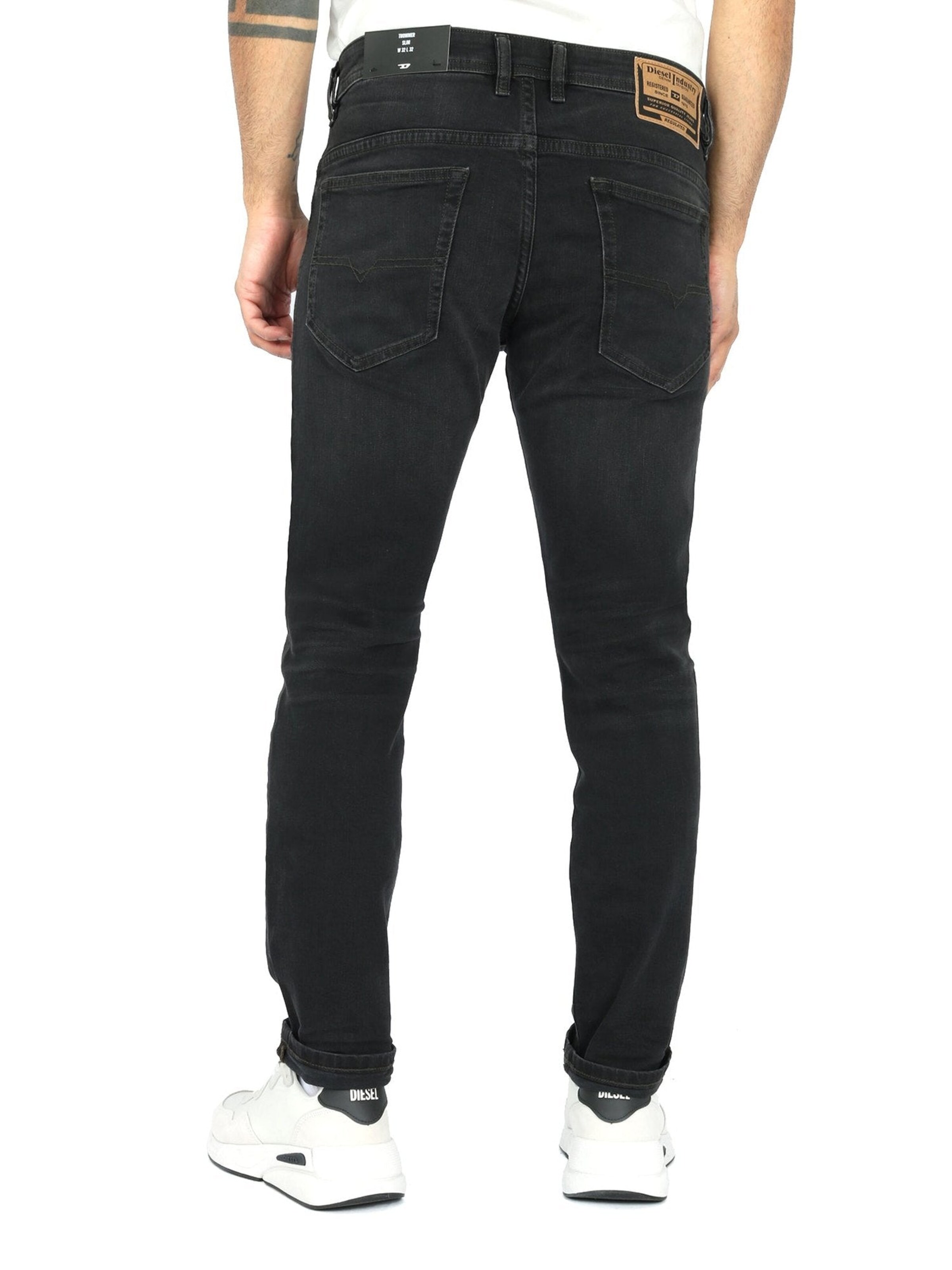 Coupe slim Jean 'THOMMER-R' DIESEL en noir
