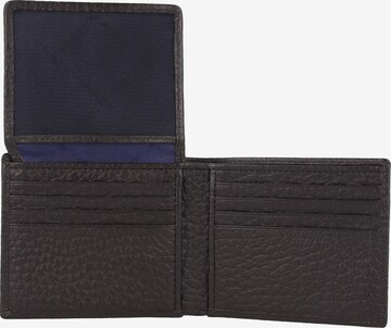 Braun Büffel Wallet 'Yannik' in Brown