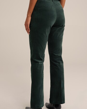 WE Fashion Regular Trousers with creases in Green