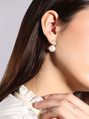 MISH Ohrringe 'Jasmine' in Weiß: Vorderseite