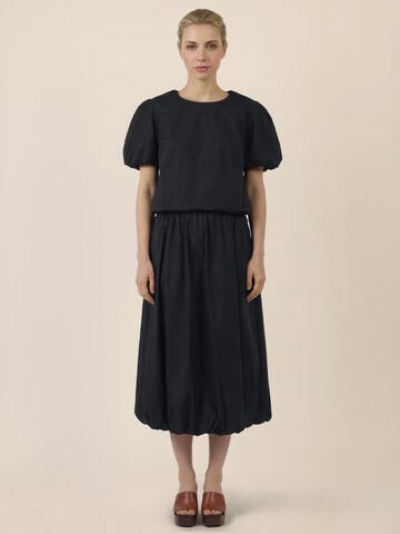APART Skirt in Black: front