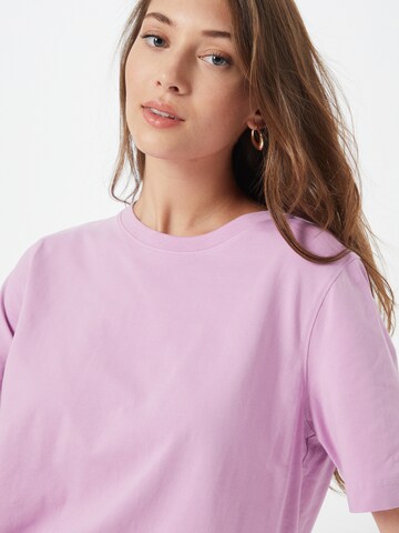 WEEKDAY T-Shirt in Lila