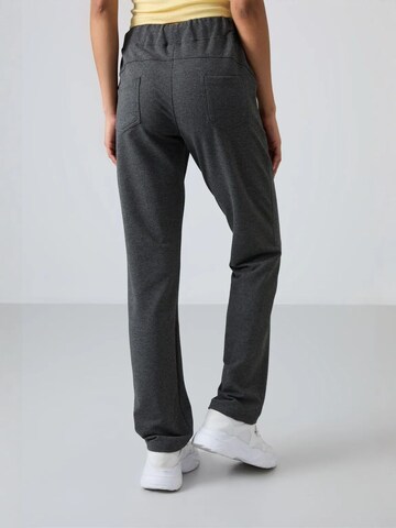 Tommy Life Regular Sports trousers in Grey