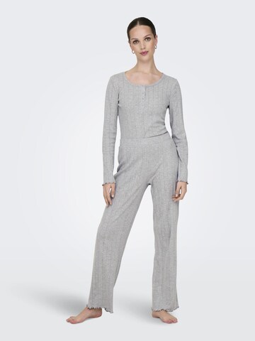 Pigiama di ONLY in grigio: frontale