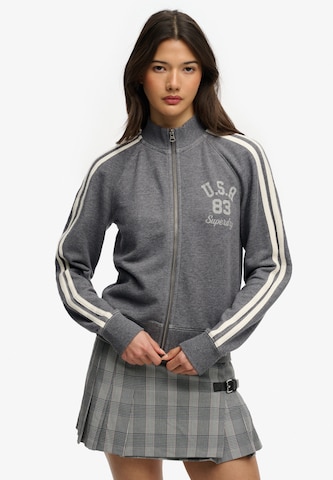 Veste de survêtement 'Athletic Essentials' Superdry & Co en gris : devant