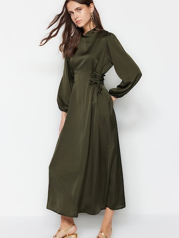 Trendyol Estélyi ruhák - zöld: elől