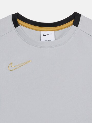 Nike SportswearKomplet 'ACADEMY' - siva boja