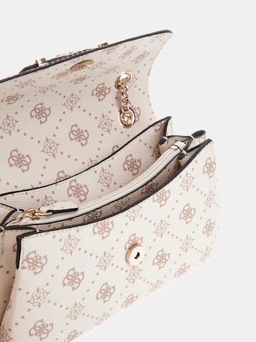 GUESS - Bolso de hombro 'Guess Sac BandouliÃ¨re Silia Girlfriend Sat Vanilla Logo GP989021' en blanco