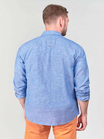 Coupe regular Chemise 'Rodes' Le Temps Des Cerises en bleu