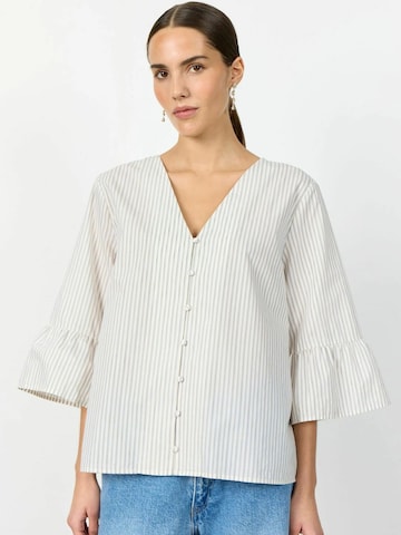 Levete Room Koszulka ' LR ' w kolorze biały: przód