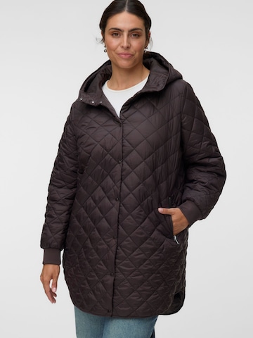Cappotto invernale 'VMHayle' di Vero Moda Curve in marrone: frontale