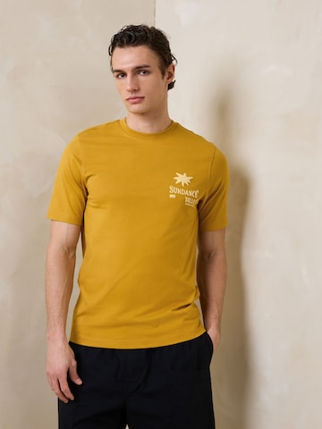 Next T-Shirt in Gelb: Vorderseite