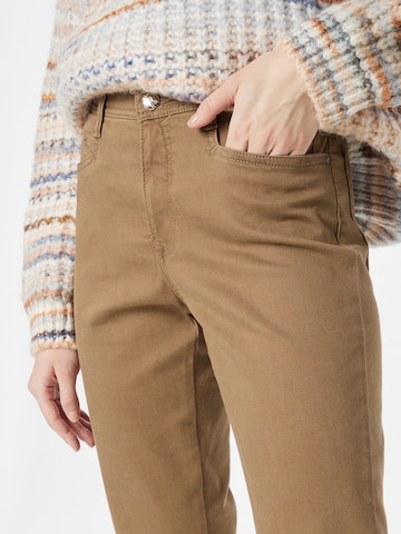 regular Jeans 'CAROLA' di BRAX in marrone