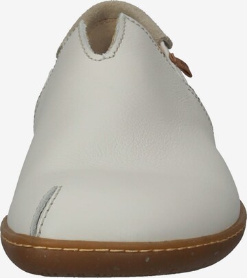 EL NATURALISTA Classic Flats 'El Viajero' in White