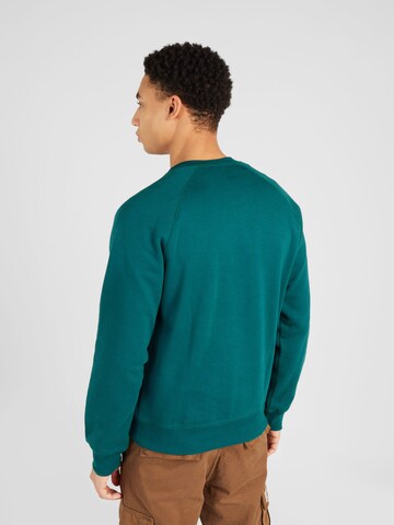 Carhartt WIP Sweatshirt 'Chase' in Groen