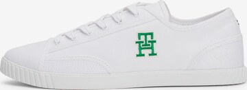 Baskets basses TOMMY HILFIGER en blanc : devant