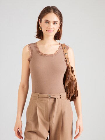 Fransa Τοπ 'FRHIZAMOND' σε καφέ: μπροστά